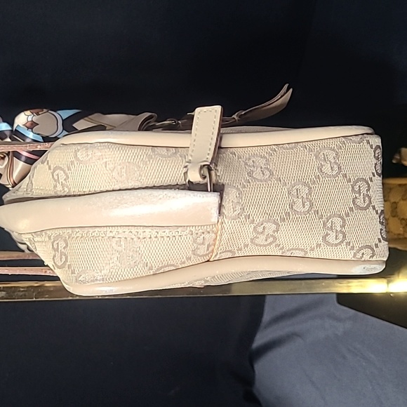 GUCCI VINTAGE 2000 GG BEIGE CANVAS HAND BAG WITH CALF SKIN LEATHER/GOLD HRDWR - Picture 11 of 17